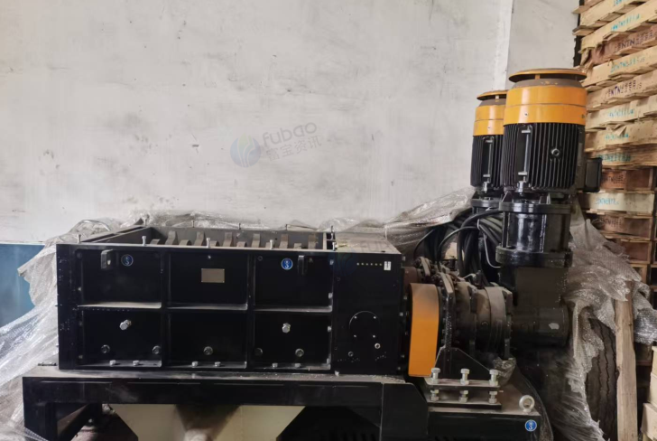 松江地区公司处理四轴粉碎机