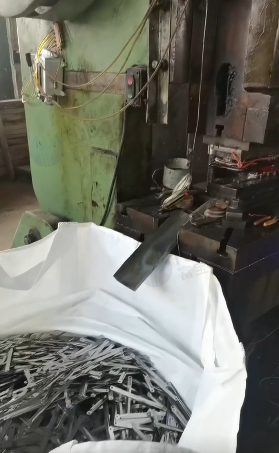 邢台地区处理生产断桥门窗用的二连杆全套设备