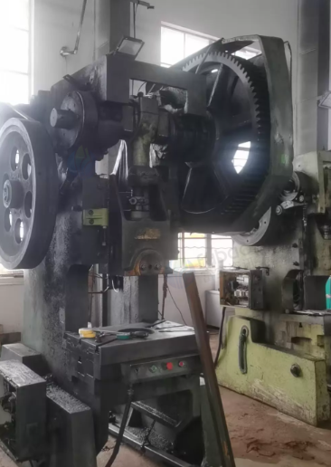 无锡地区工厂处理冲床一批