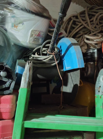 青岛地区处理切铝锯 台转 气泵 切割机 电箱零散工具等