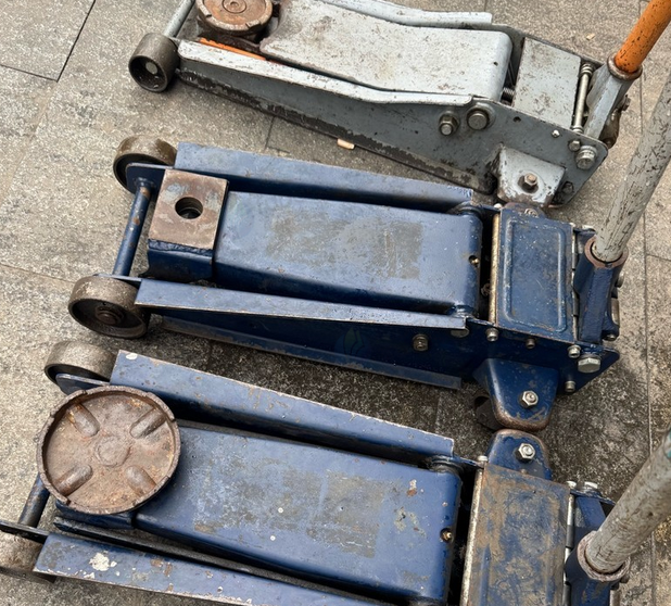 镇江地区处理三吨卧式双泵千斤顶