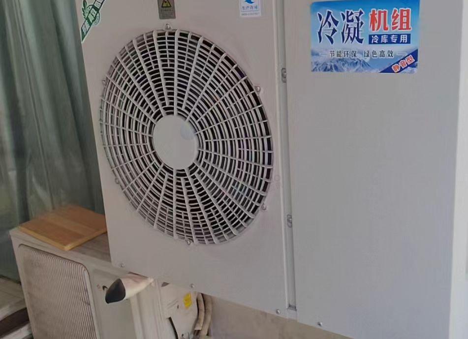 滁州地区花店转让处理15平冷库、包装台、收银台、灯箱、打印机、电脑、空调、包装材料等