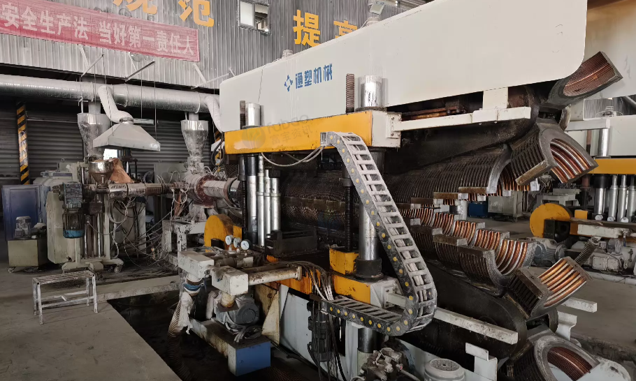 徐州地区工厂处理通塑200-600PE波纹管生产线6台