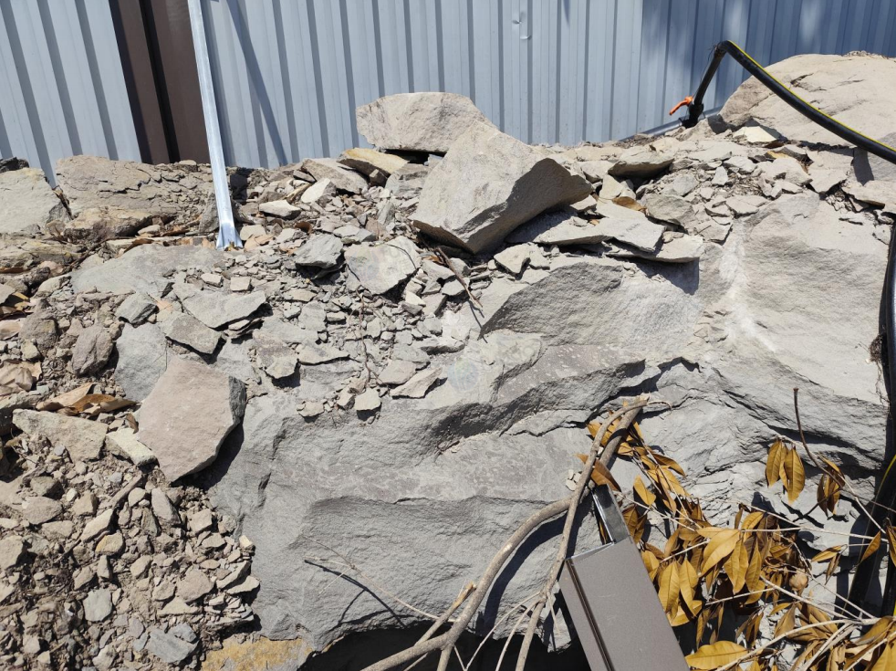 1月16日重庆渝北医院二期工程建设项目剩余建筑用砂岩一批转让公告