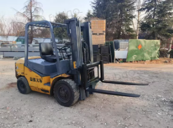 青岛地区处理3吨山推叉车