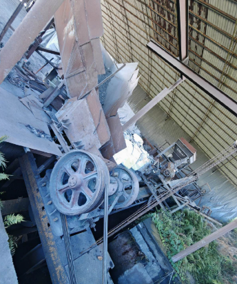 德宏地区处理筛沙机、锤破机等破碎设备