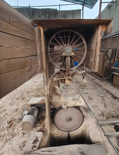 广元地区厂房搬迁处理雕刻机、改锯设备