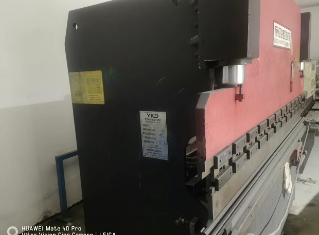 苏州地区工厂处理剪板机1台、折边机1台、角铁法兰机1台、角铁卷圆机1台