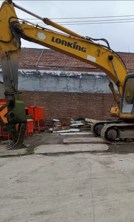 供应：210挖掘机抓车一台