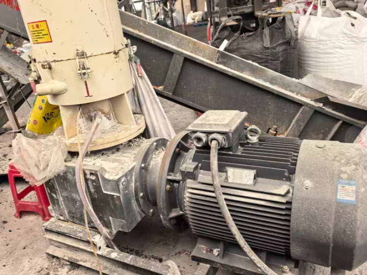 安顺地区处理75Kw生物质颗粒机