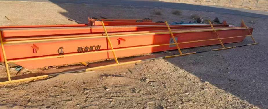 酒泉地区工地处理五吨桥式起重机带电机减速机