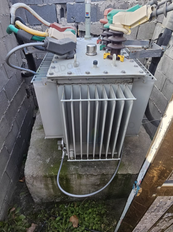 连云港地区工厂处理250KVA箱式变压器1台、脚墩机全套设备