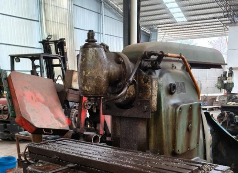 赣州地区处理液压刨床,车床,铣床,滚丝机,拉丝调直机,锯床等一批