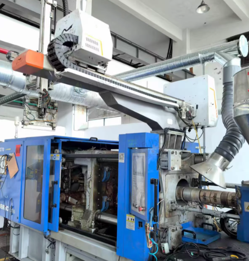 苏州地区工厂处理泰瑞D270注塑机