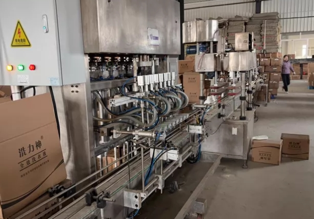 西安地区日化厂处理灌装生产线处理、锁盖机、贴标机、喷码机、封箱机等