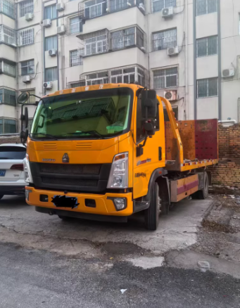 泰安地区处理8吨豪沃悍将