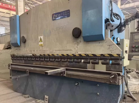 无锡地区工厂处理数控车1台、折弯机1台