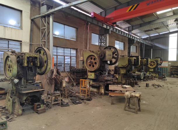 常州地区工厂处理剪板机2台、冲床、电焊机等设备