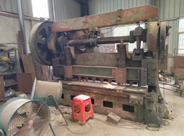 常州地区工厂处理剪板机2台、冲床、电焊机等设备