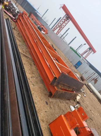 烟台地区因换场地处理18米龙门吊