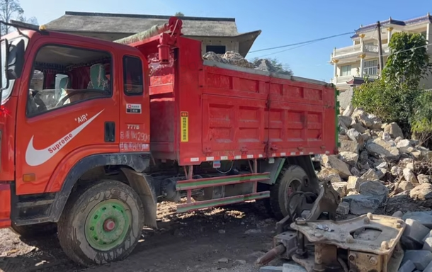 六盘水地区处理14年重汽王牌自卸车