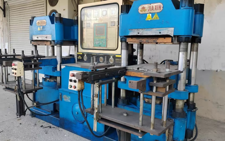 常州地区工厂处理佳鑫200T2RT平板硫化机1台、300T4rt注射机1台