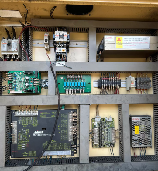 常州地区工厂处理佳鑫200T2RT平板硫化机1台、300T4rt注射机1台