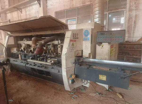 苏州地区工厂处理木工设备一批