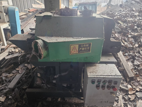 连云港地区工厂处理250KVA箱式变压器1台、脚墩机全套设备