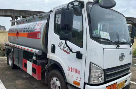 莆田地区处理解放7.5方油罐车