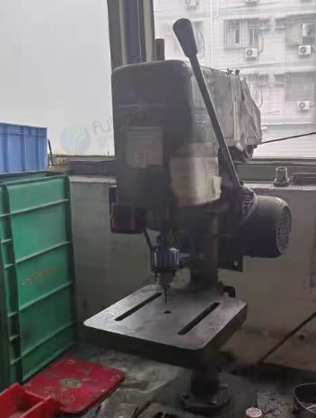 深圳地区处理台群精雕机、台钻、攻牙机