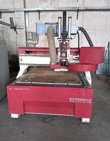 天津地区处理雕刻机二台