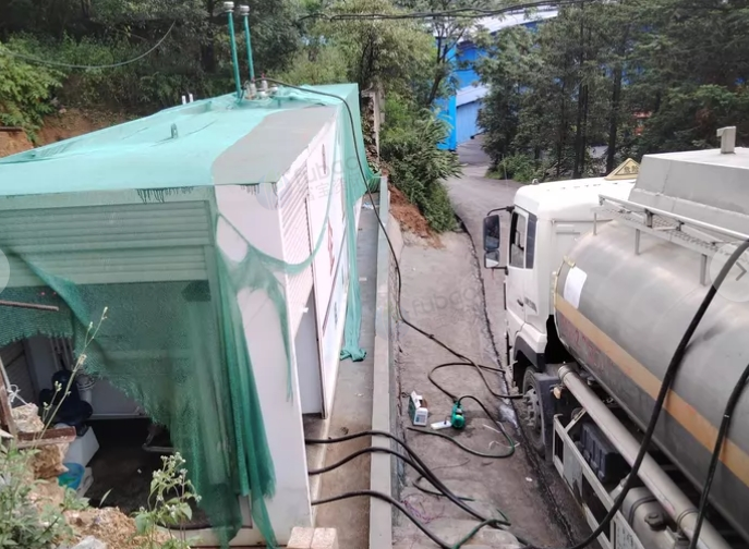 六盘水地区企业处理50立方双罐单岛双枪阻热防爆撬桩加注罐