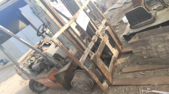 菏泽地区处理2辆报废叉车