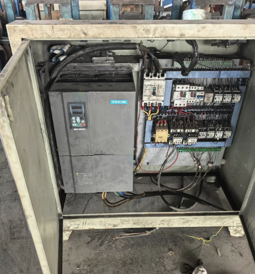 南通地区工厂处理滚压型钢机、行车2台