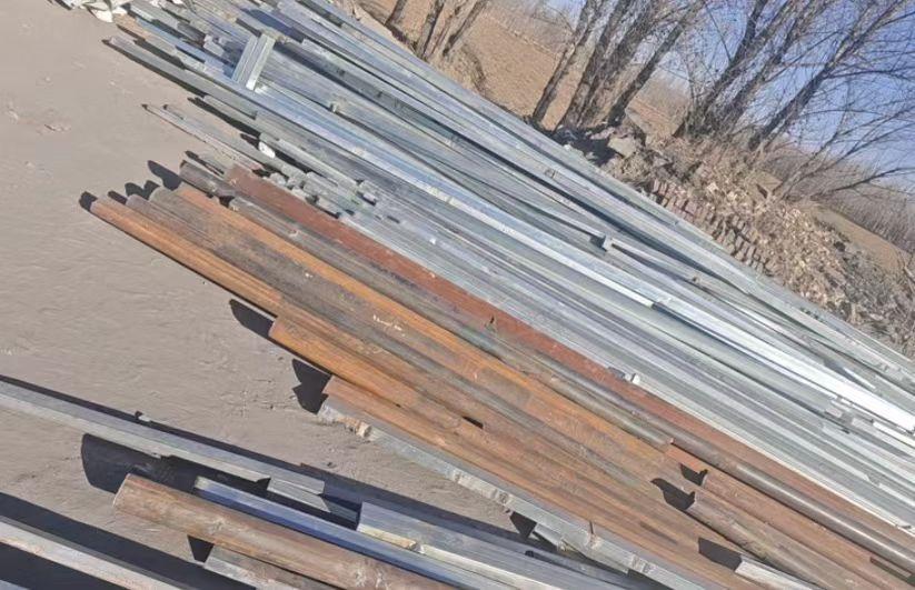 赤峰地区闲置处理一批方钢、圆钢