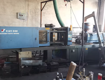 廊坊地区处理注塑机、上料机4台，线盒冲孔机