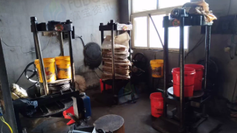 青岛地区处理古老油炸机一套