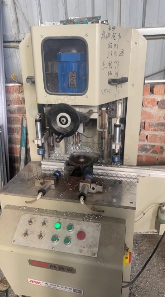 成都地区处理门窗加工设备、复合机、穿条机、锁合机等