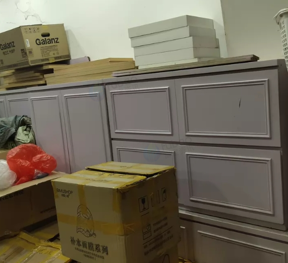 资阳地区处理饰品店边柜、体验柜、展台