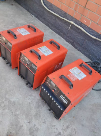 泰安地区工厂处理3台等离子切割机 3条输送带 木工磨光机 振动筛