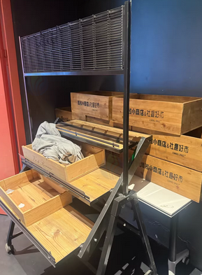 上海地区处理水果玩具货品陈列框、吧台蛋糕柜、收银台等