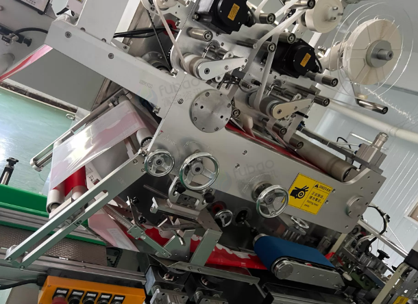 徐州地区工厂处理大昌2021年全自动准新机器湿巾配贴盖机包装机