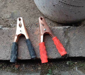 龙岩地区处理几百个搭电夹子