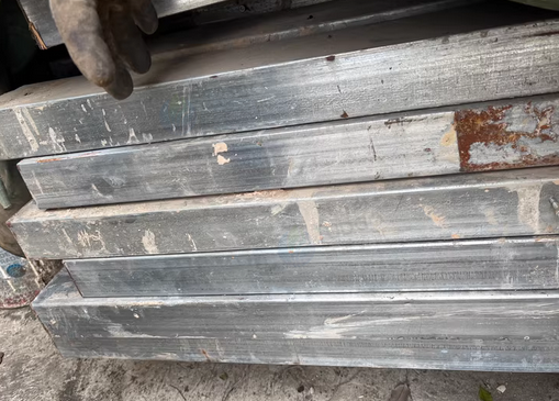 武汉地区处理1批镀锌方管、槽钢