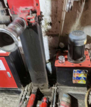 通辽地区处理扒胎机、千斤顶、气泵、实心轮胎等