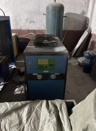 潍坊地区处理2台5匹冷水机 森恒模内贴标机