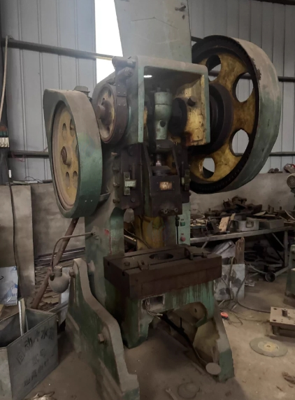 成都地区处理液压板料折弯机、剪板机