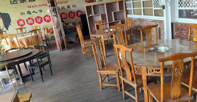 西双版纳地区店铺处理餐饮设备、家具、冰柜、空调、桌椅、厨具等