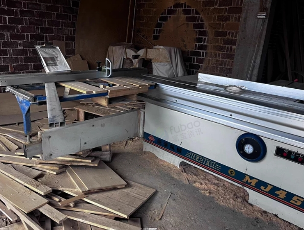 赣州地区处理广东锐豪45度精密锯 平刨 双头铣床 带锯 推台锯带吸尘器